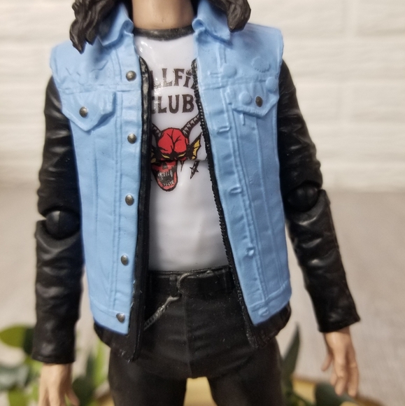 Eddie Munson Netflix Stranger Things figure - Picture 3 of 7